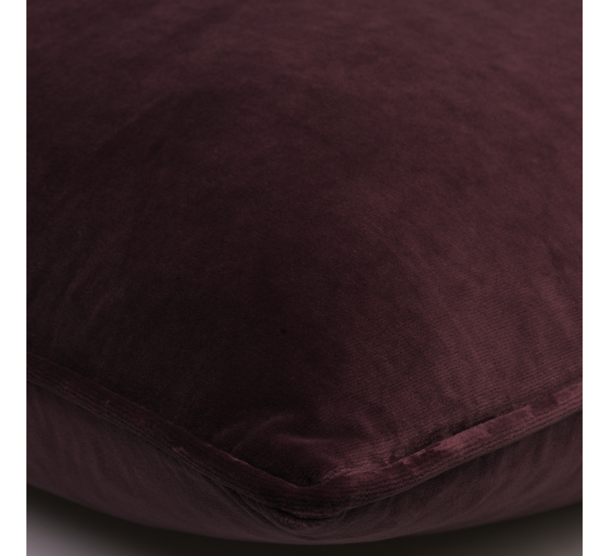 Подушка MEDICI Fig Andrew Martin, стоимость 24 000 руб.  Фотография 1